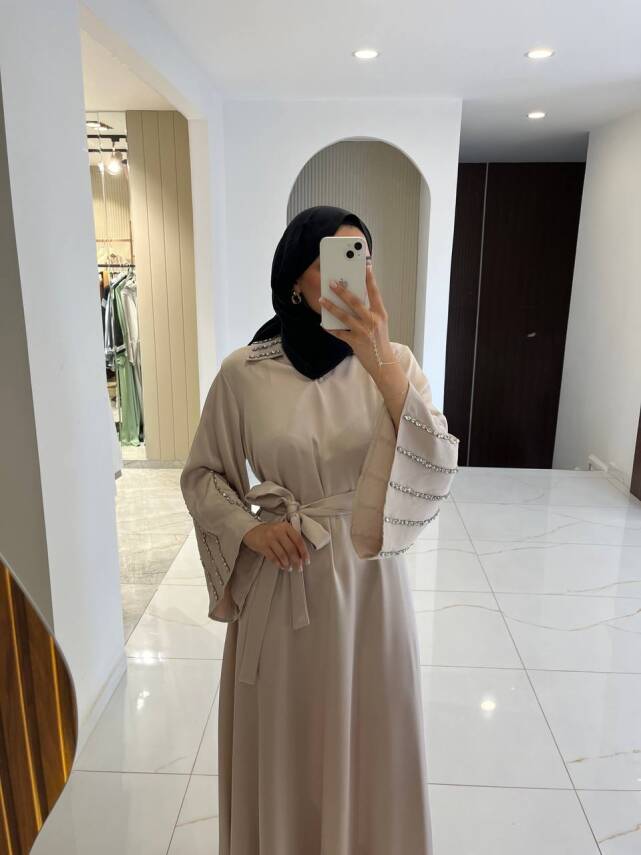 Boyun Taş İşlemli Kemer Aksesurlı Elbise S16044 - 19