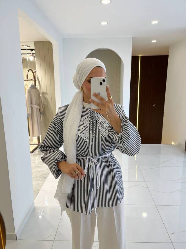 Nakış Detaylı Bel Bağlamalı Kol Lastik Basıc Gömlek - 14