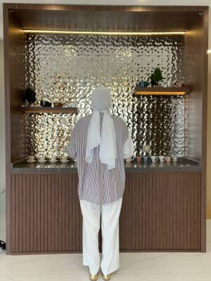 Nakış Detaylı Bel Bağlamalı Kol Lastik Basıc Gömlek - 17